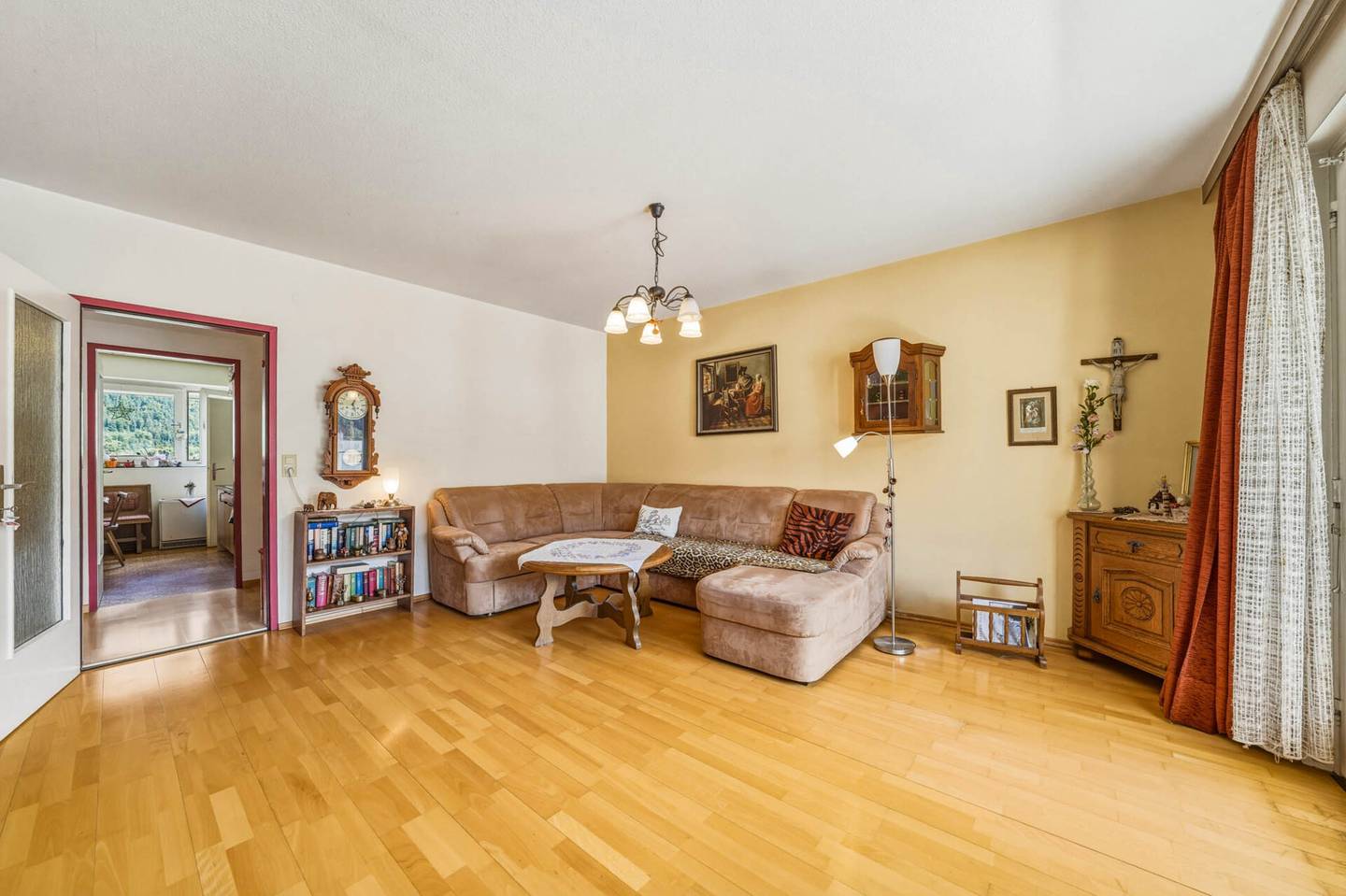 Dachgeschosswohnung mit Loggia und Stellplatz