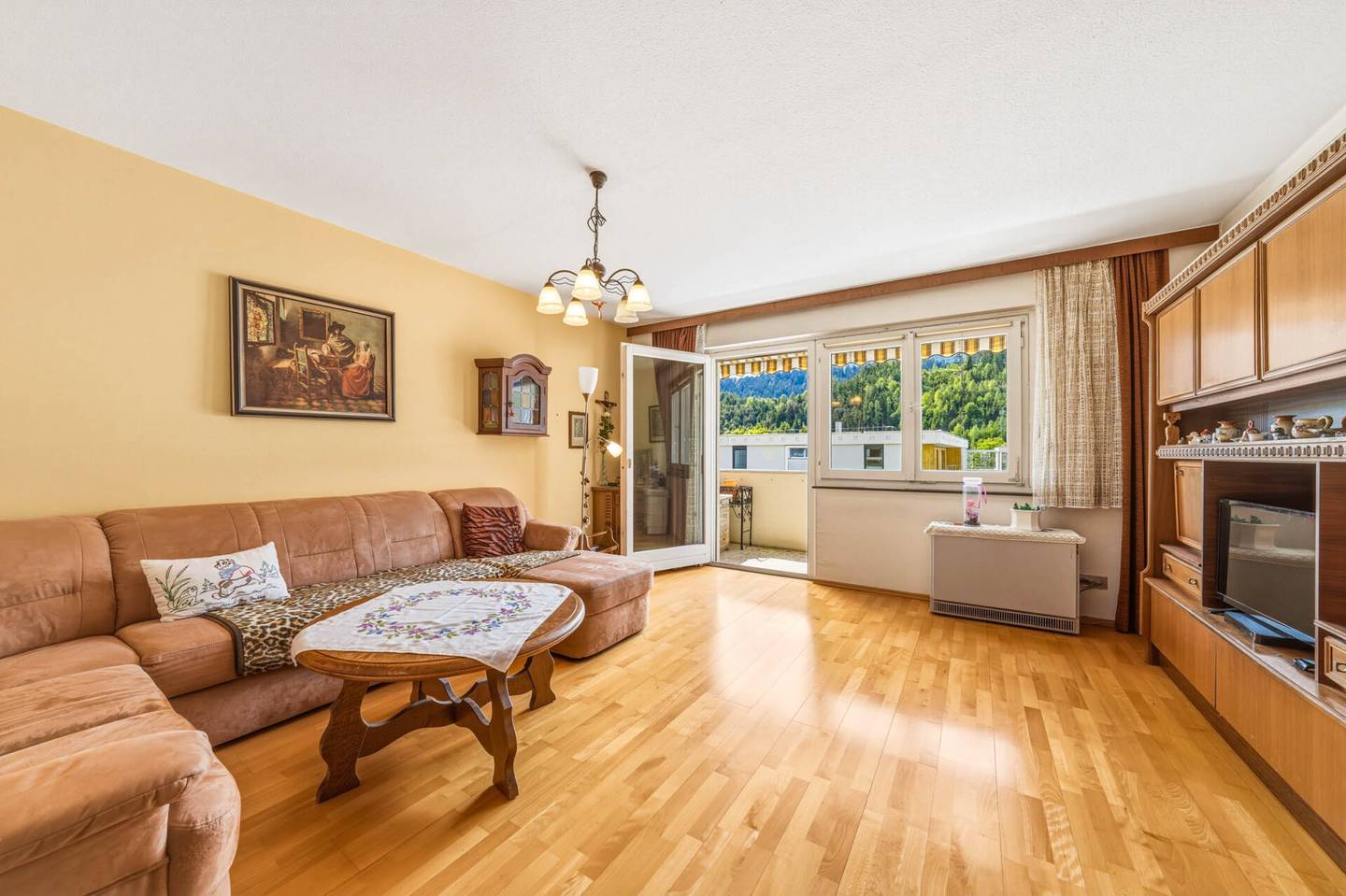Dachgeschosswohnung mit Loggia und Stellplatz