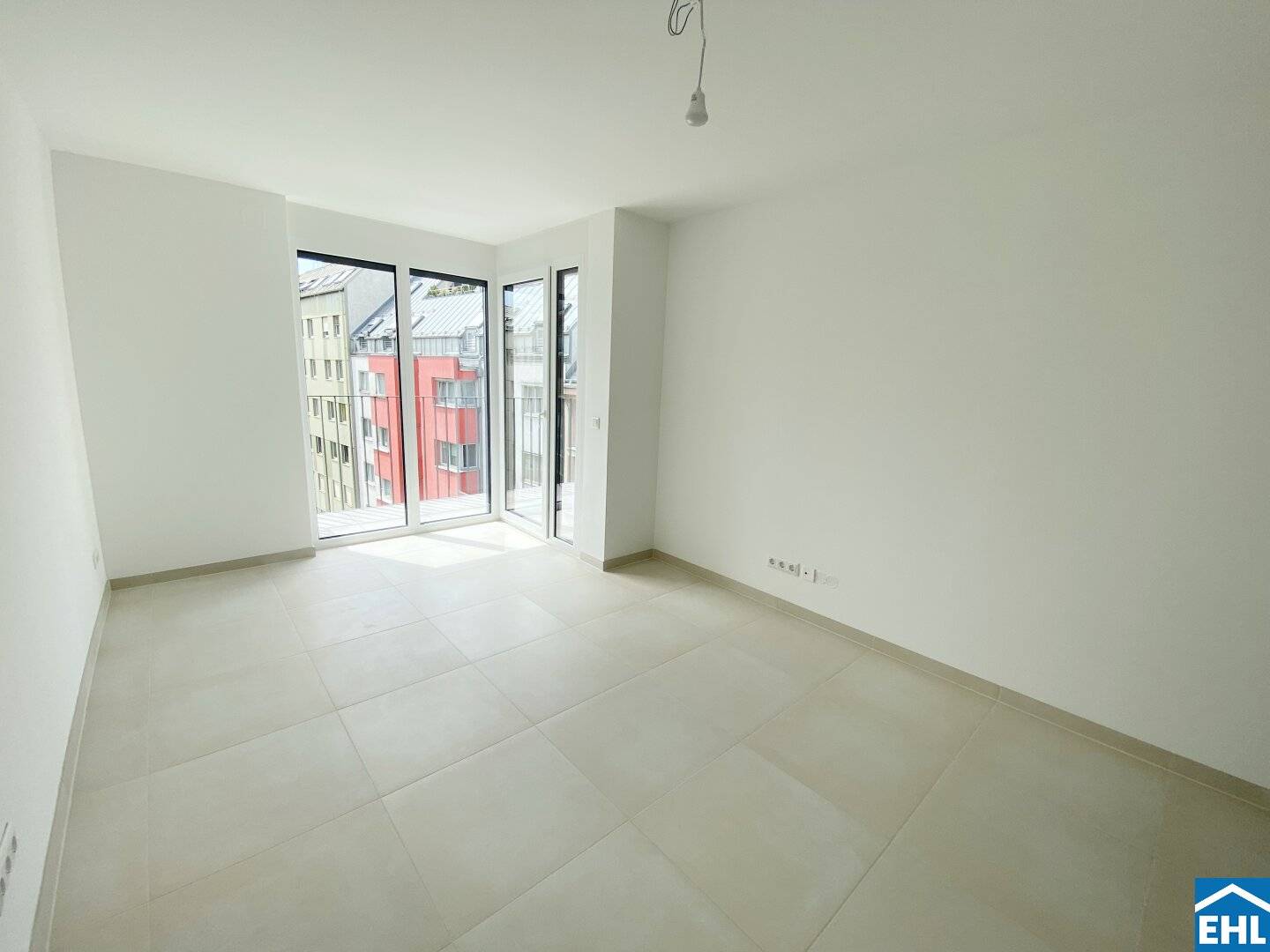 Erstbezug Neubau Wohnung Balkon