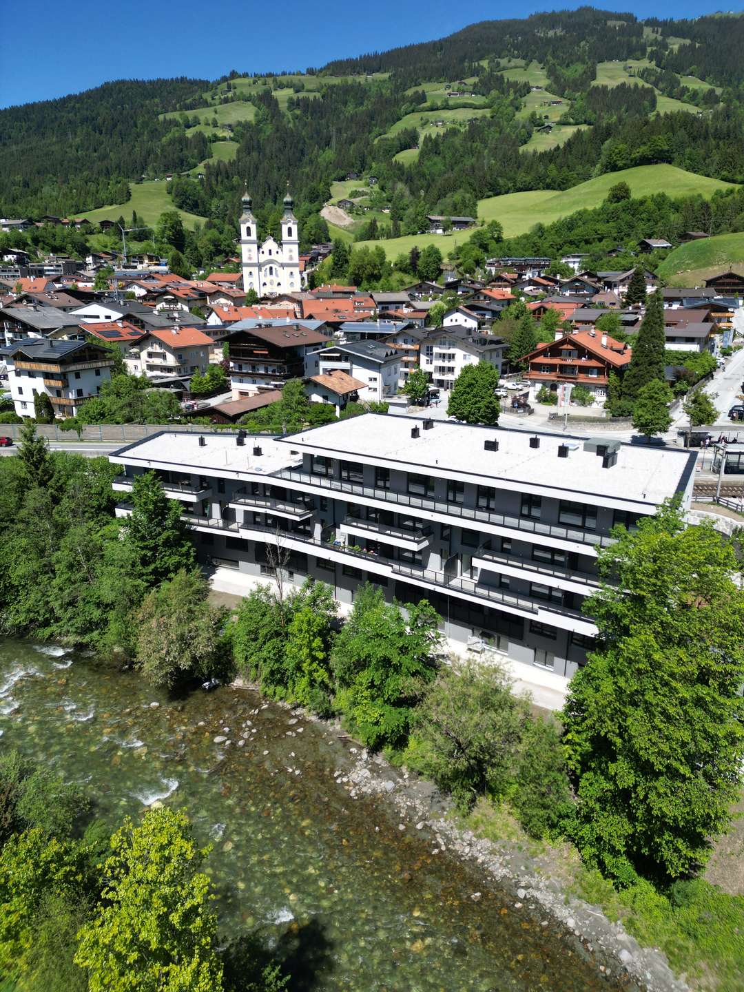 Erstbezug Wohnung mit Westbalkon Blick ins Grüne