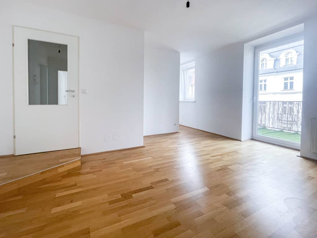 Helle Wohnung mit Balkon in zentraler Lage