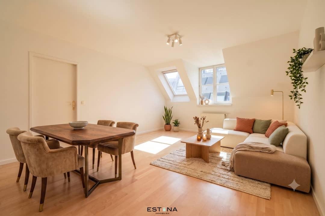 Charmante Altbauwohnung mit Balkon und Gartenblick in Neubau