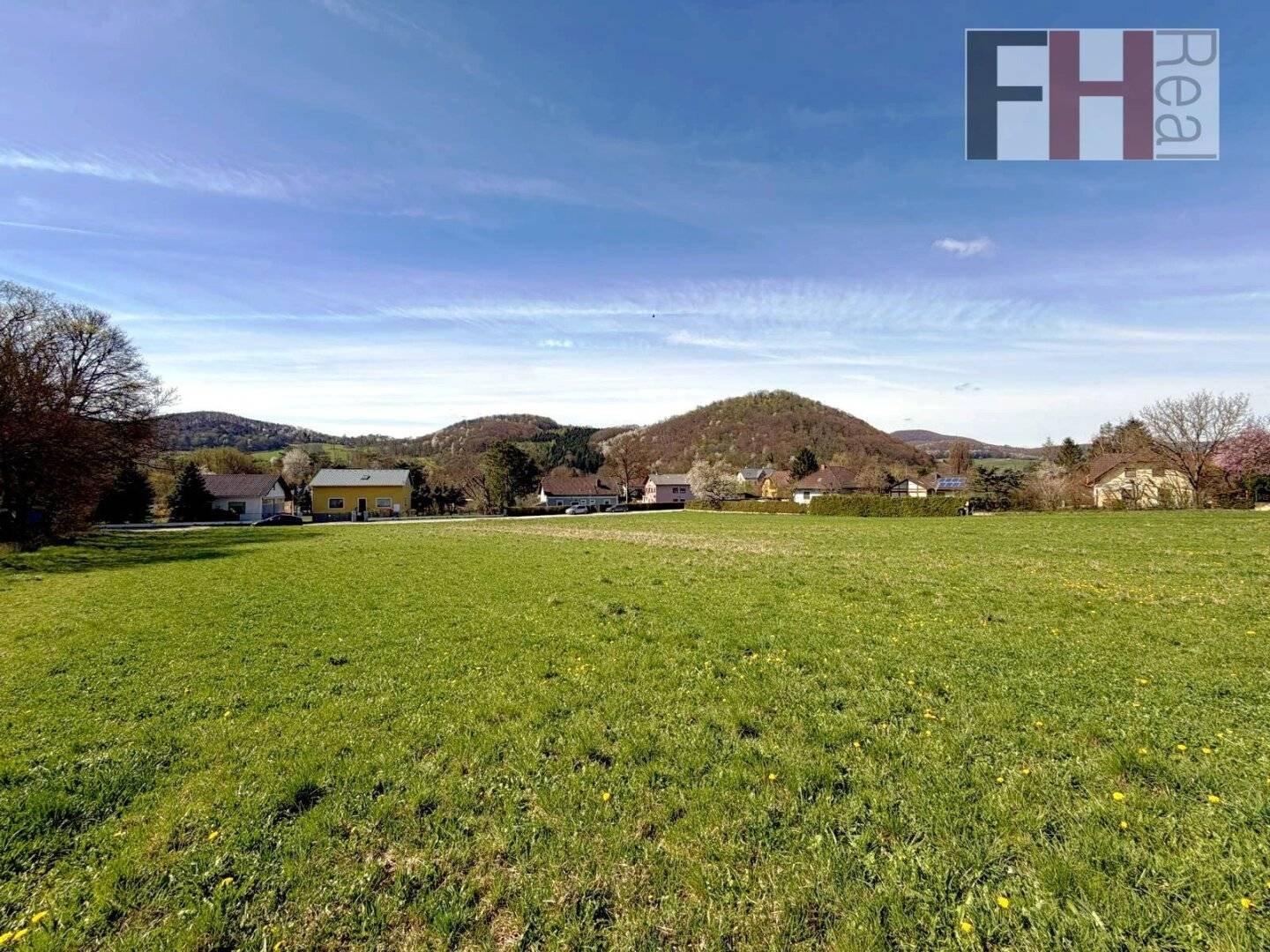 Development Plot 10.907 m² in Alland