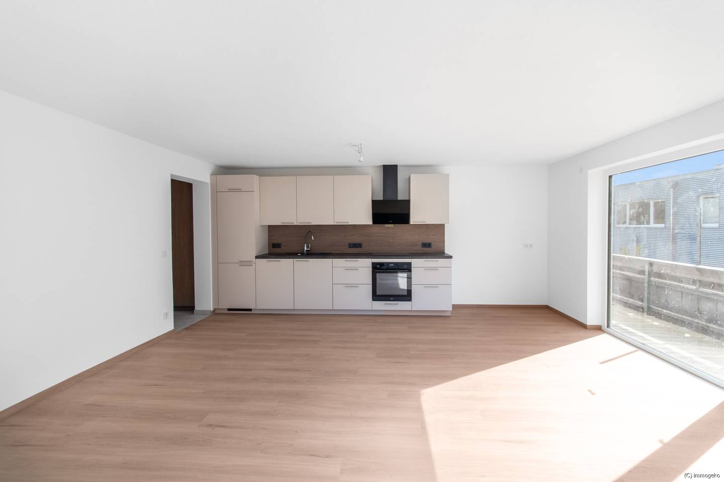 Renovated first occupancy Wohnung Stellplatz