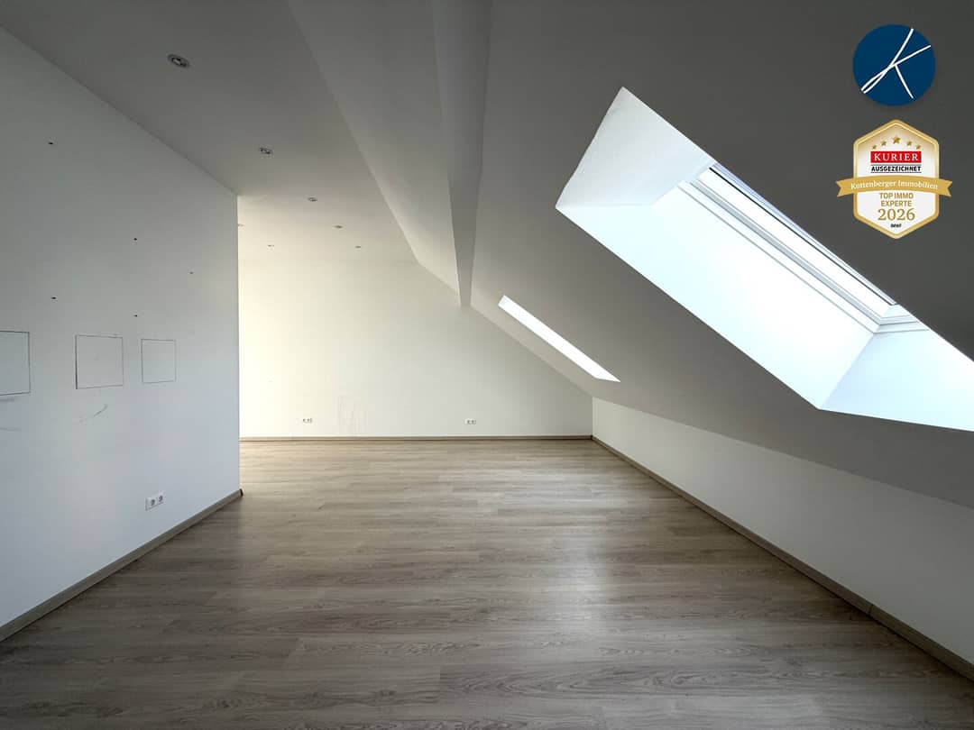Spacious attic apartment near Josefskirche