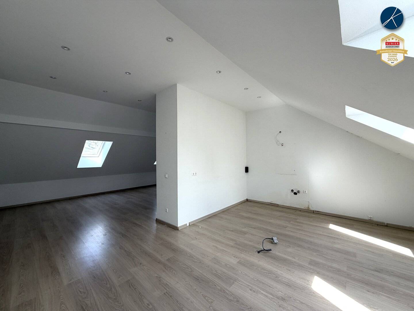 Spacious attic apartment near Josefskirche