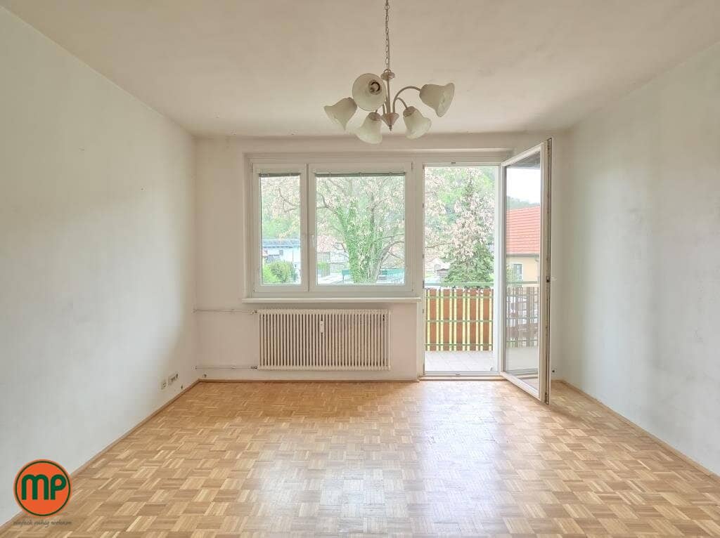 Wohnung in ruhiger Lage mit Loggia und Grünfläche