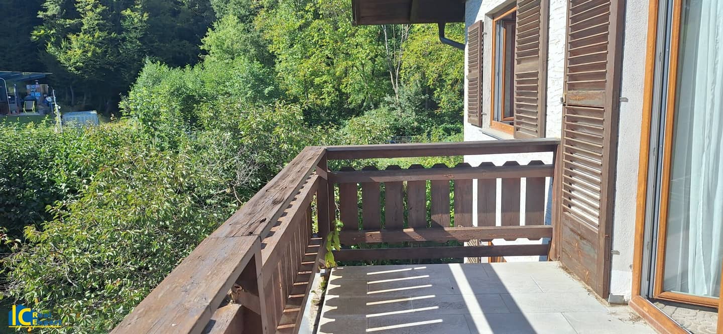 NEUER PREIS Raus ins Grüne, Familienidyll in Breitenfurt: Gepflegtes Familienhaus mit 7 Zimmern, Garten und Garage!