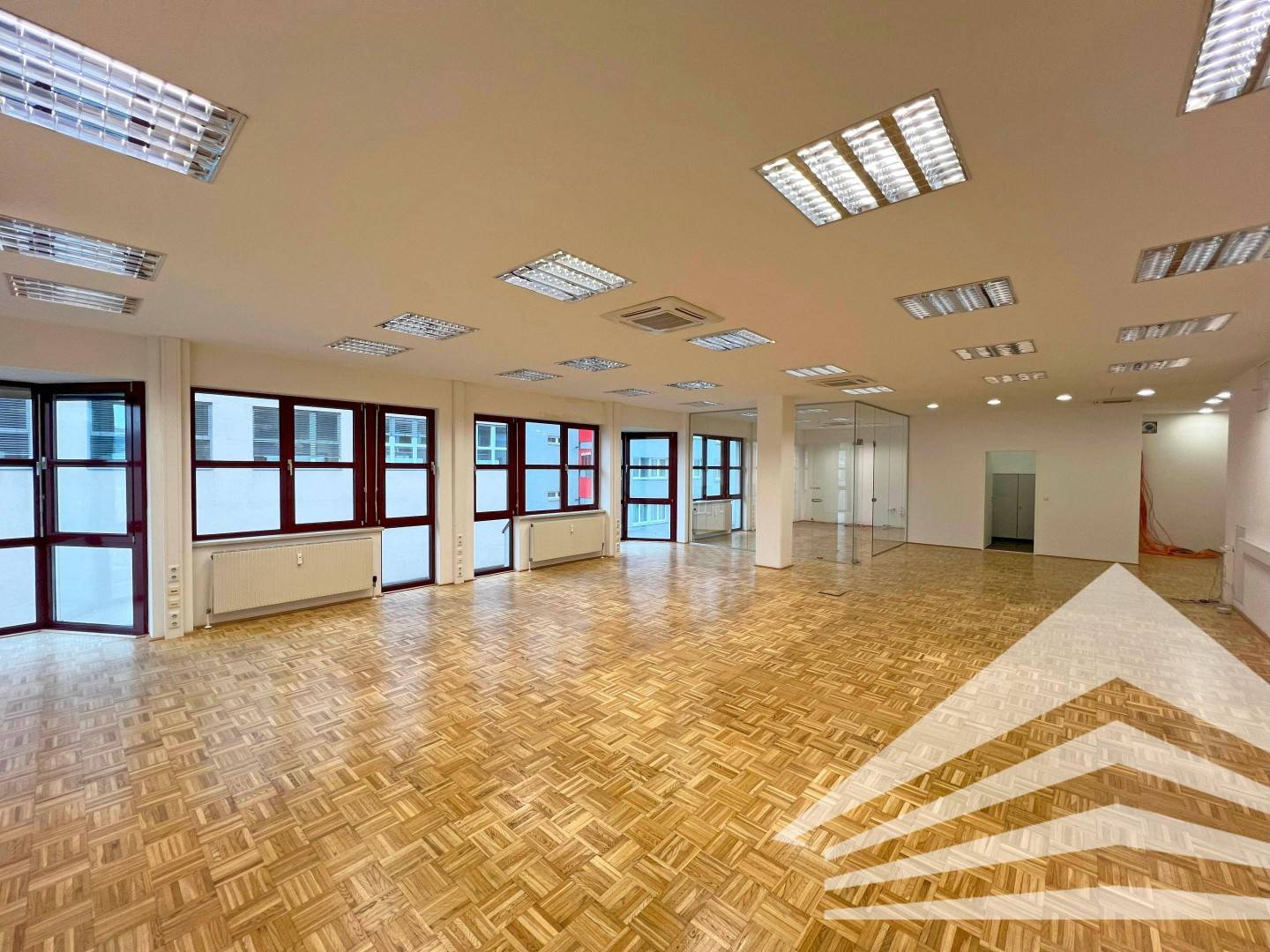 Großzügiges 3-Raumbüro mit Klima im Linzer Zentrum!