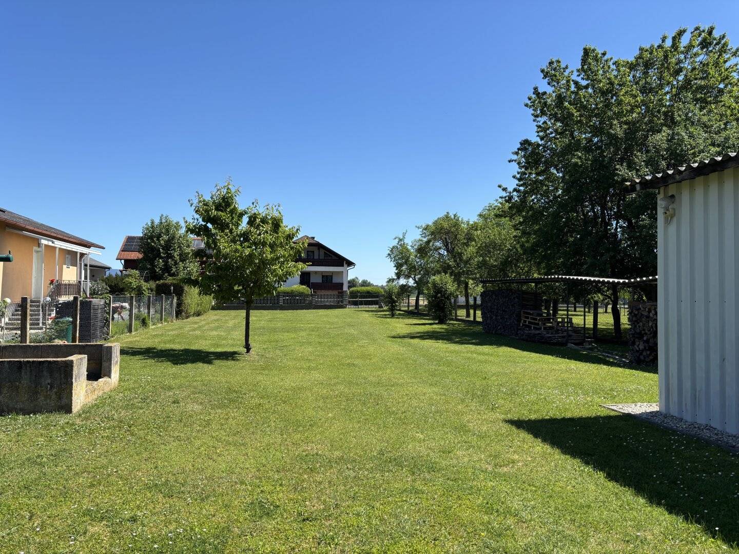 Gepflegtes Miethaus mit Garten