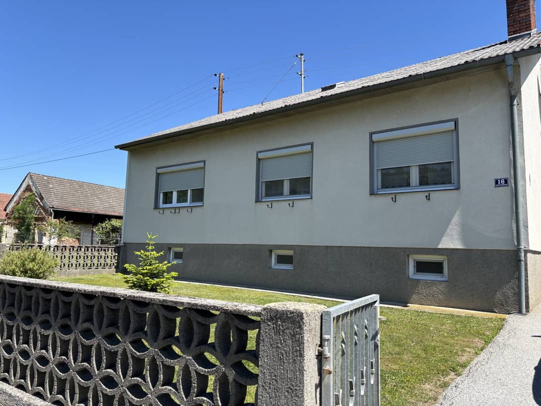 Well-Maintained House for Rent with Garden