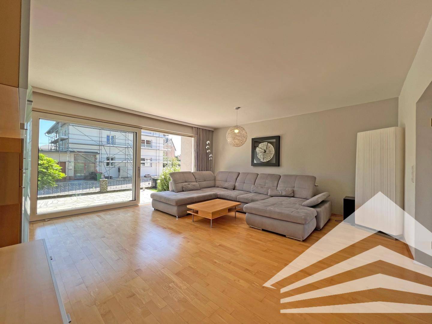 Wohnung mit Garten und Pool nahe der Plus City