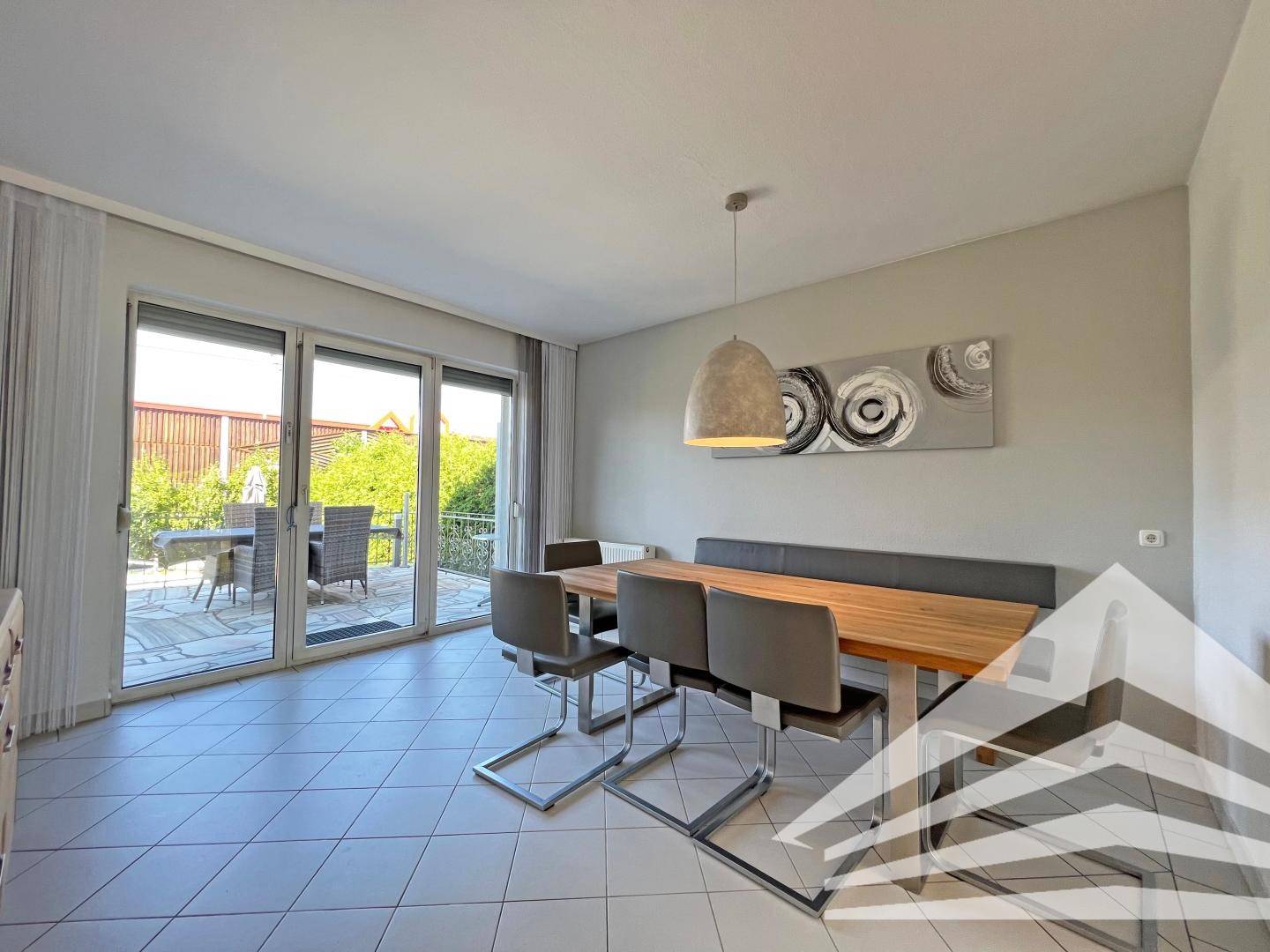 Wohnung mit Garten und Pool nahe der Plus City