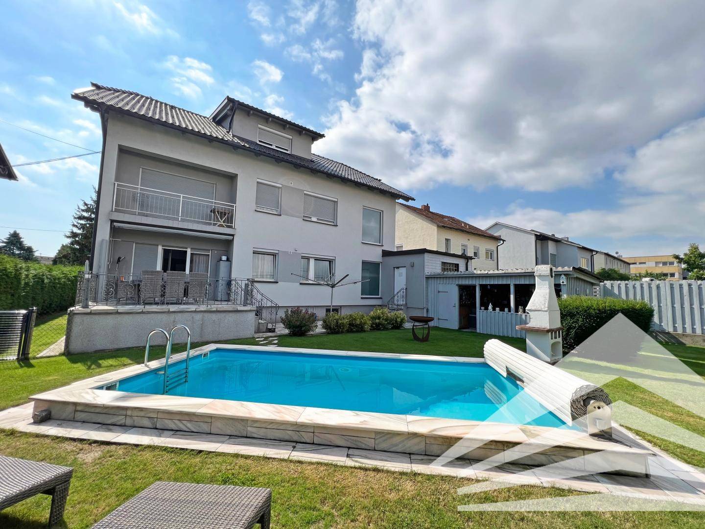 Wohnung mit Garten und Pool nahe der Plus City