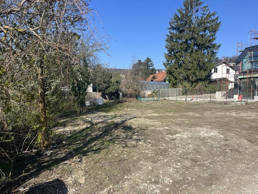 445 m² Building Plot in Hernals