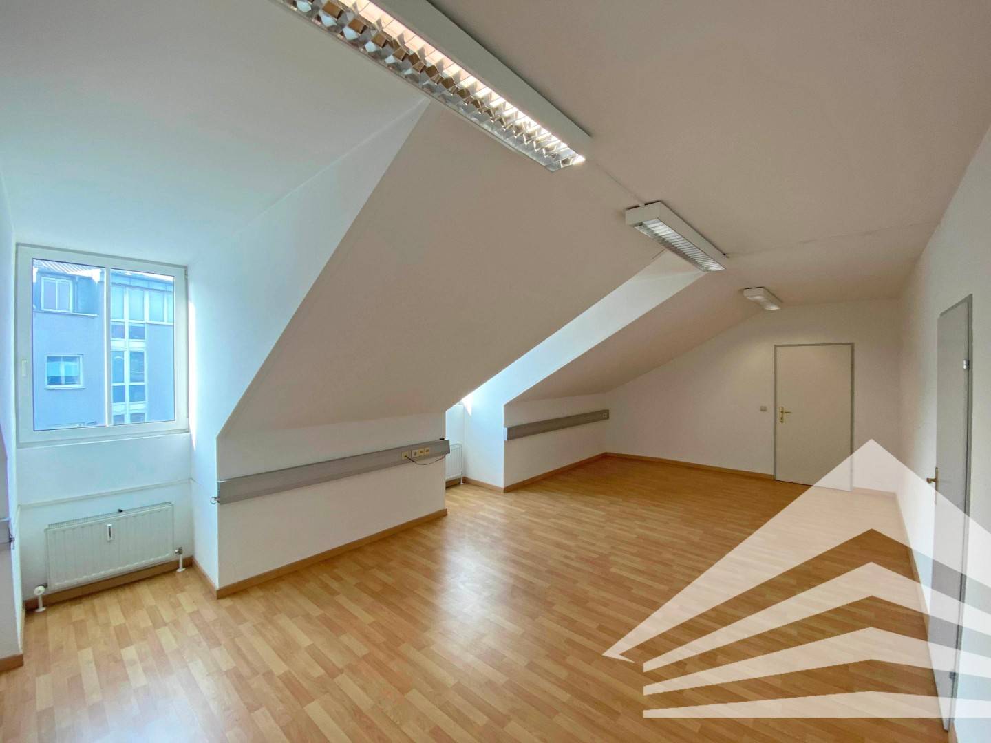 Einziehen & Loslegen! 150 M² Start-Up Büro an der Wienerstraße!