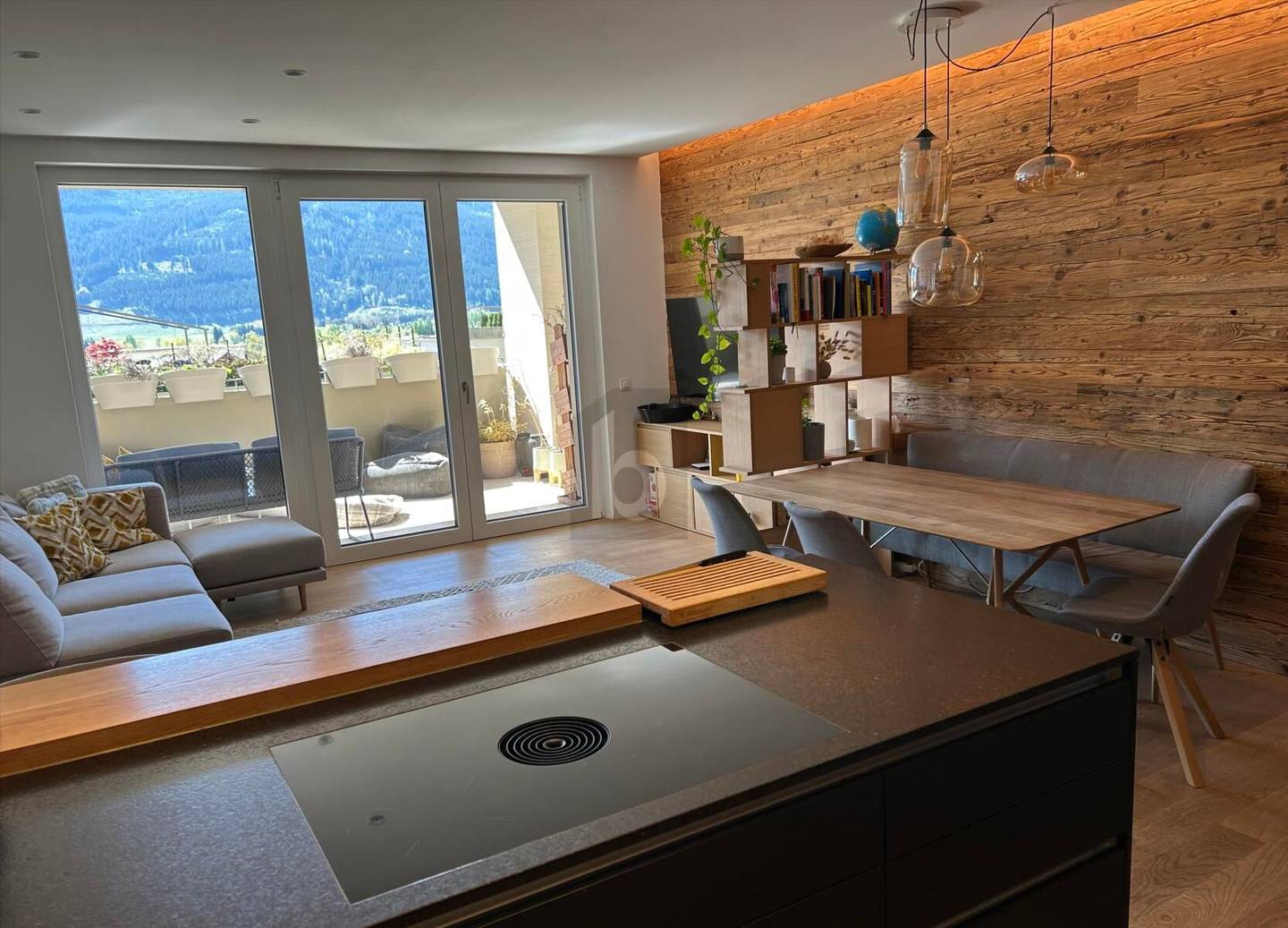 Apartment with panoramic view and two loggias