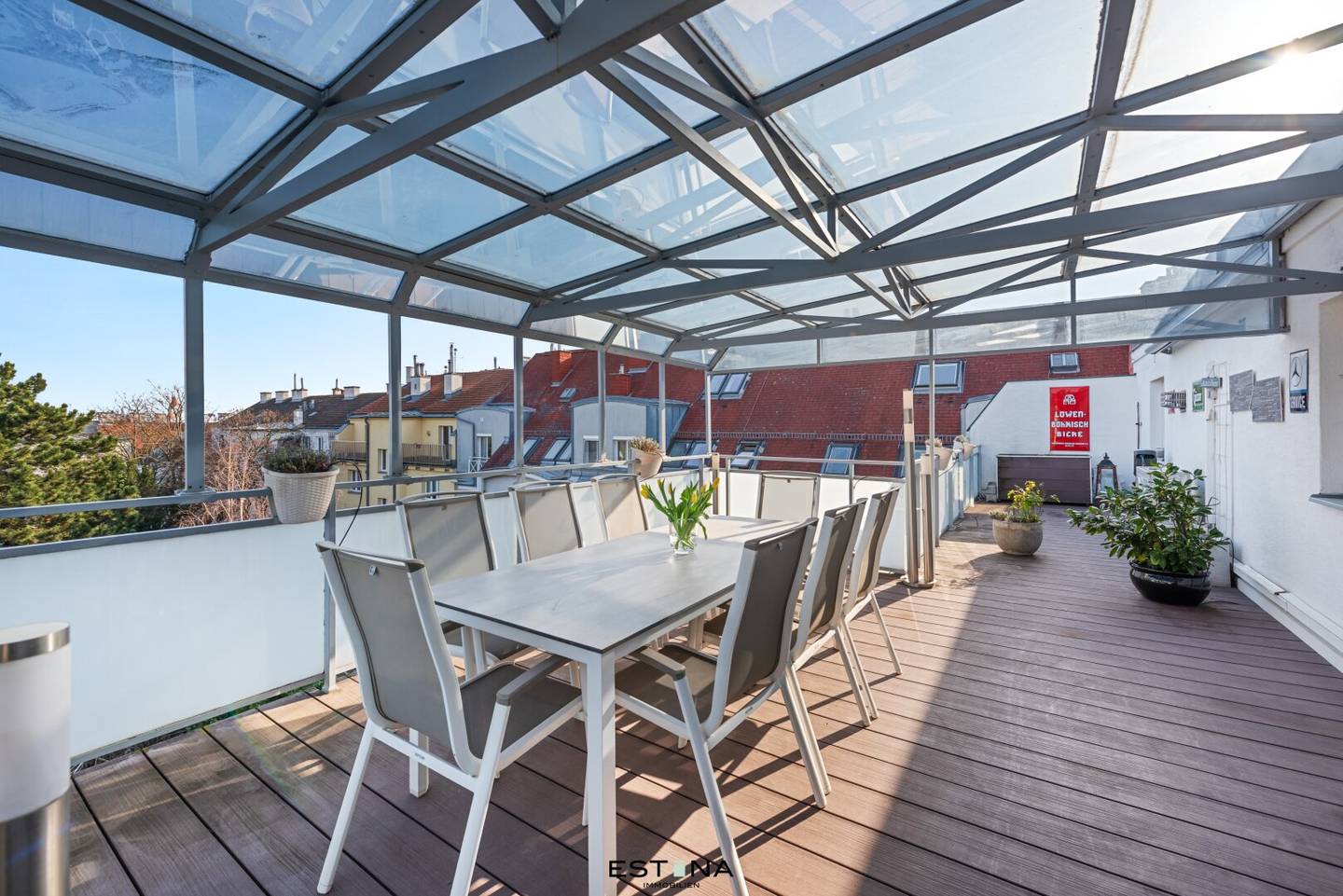 Attic apartment with large terrace and green view