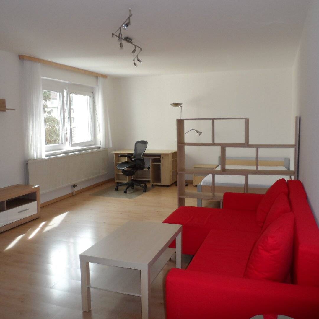 Singelwohnung (Anlage mit großem Garten mit Outdoor-Swimmingpool mit viel Flair und Fun)