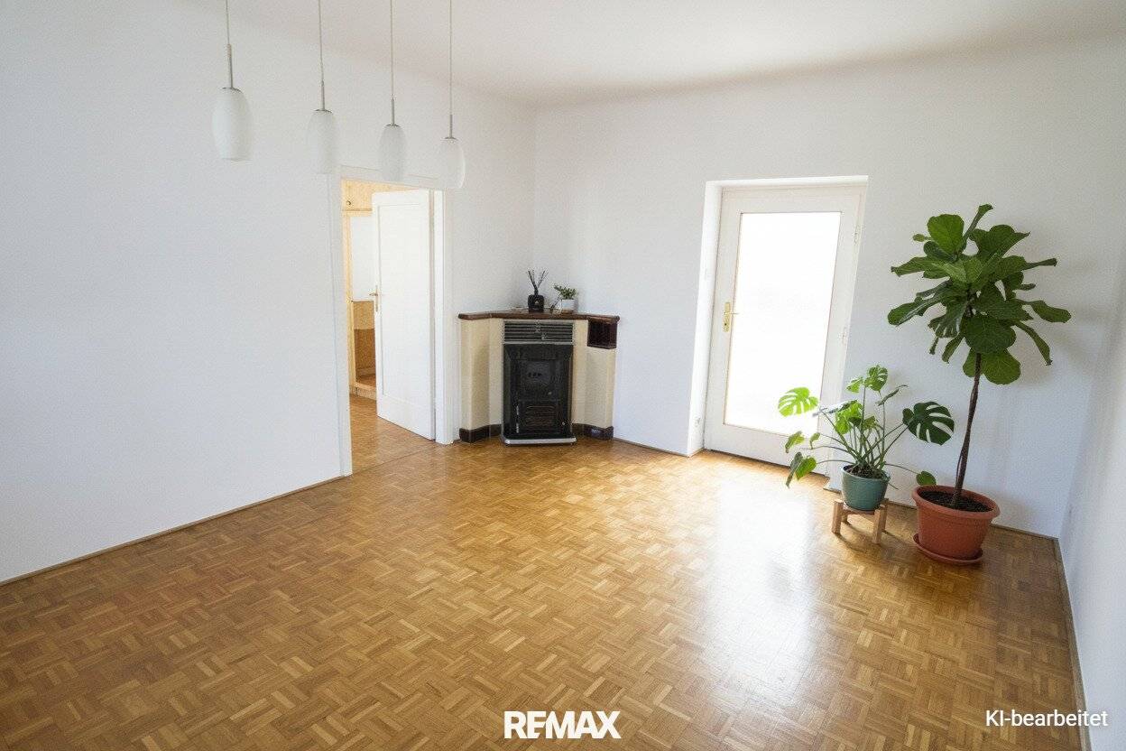 Apartment recently renovated with elevator bright