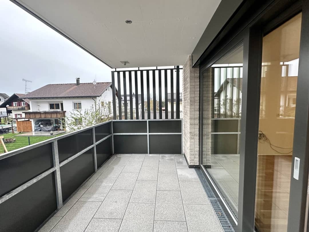 Apartment near Swiss border with west balcony