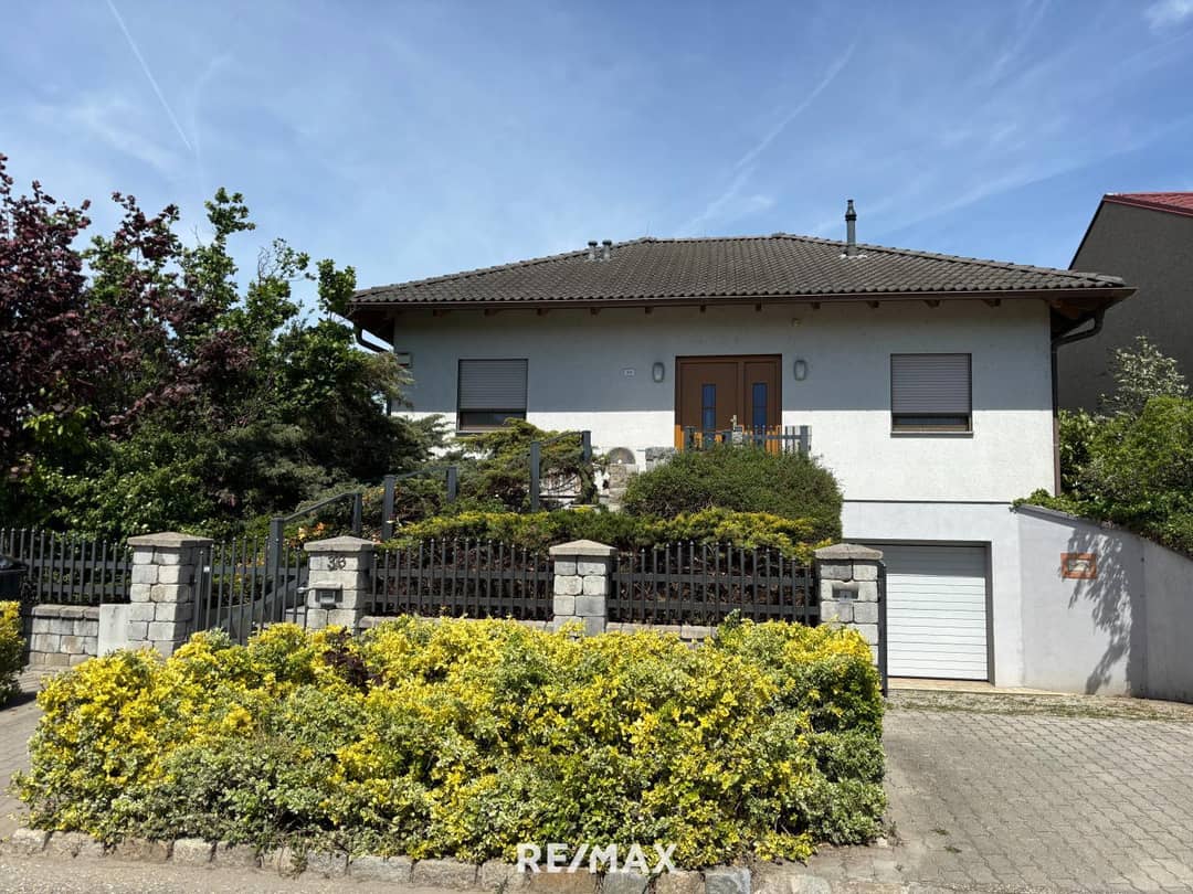 Charmantes Haus mit Terrasse und Pool in Illmitz