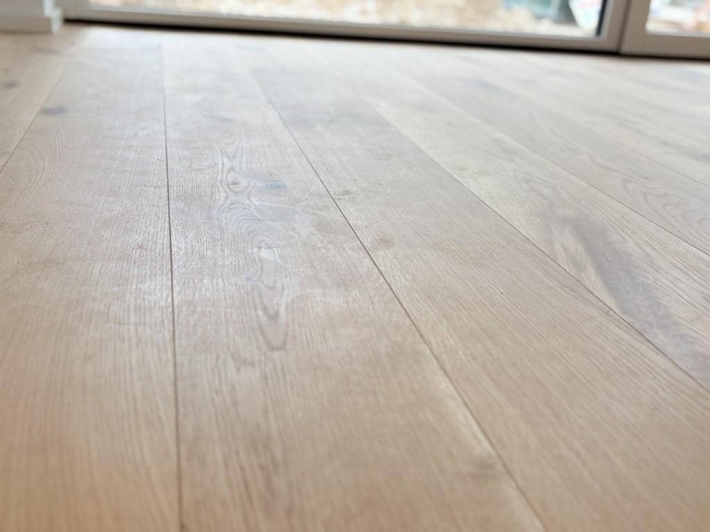 New build first occupancy apartment quiet center
