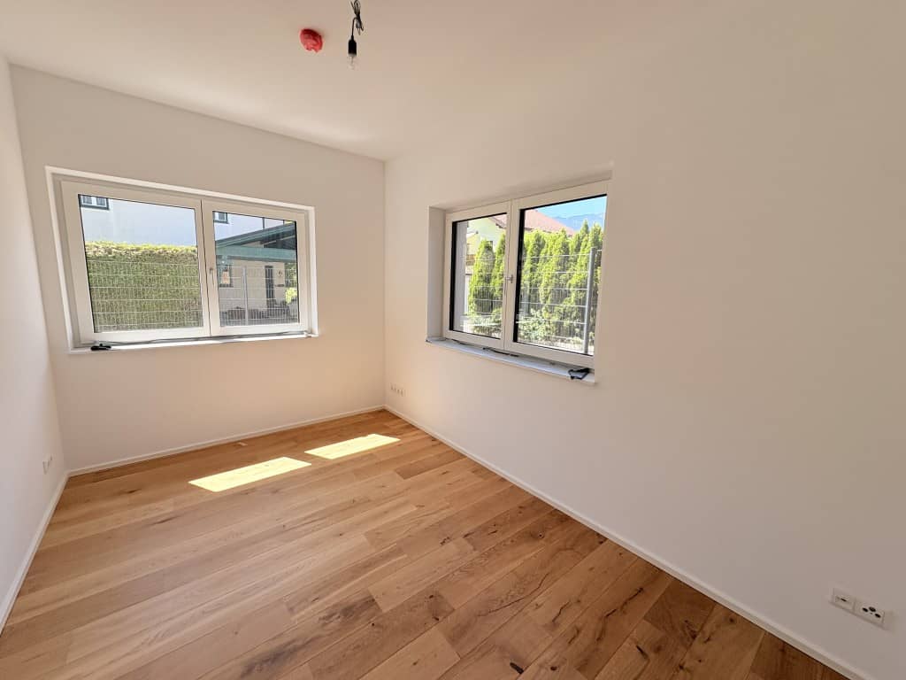 Apartment first occupancy in center with garden