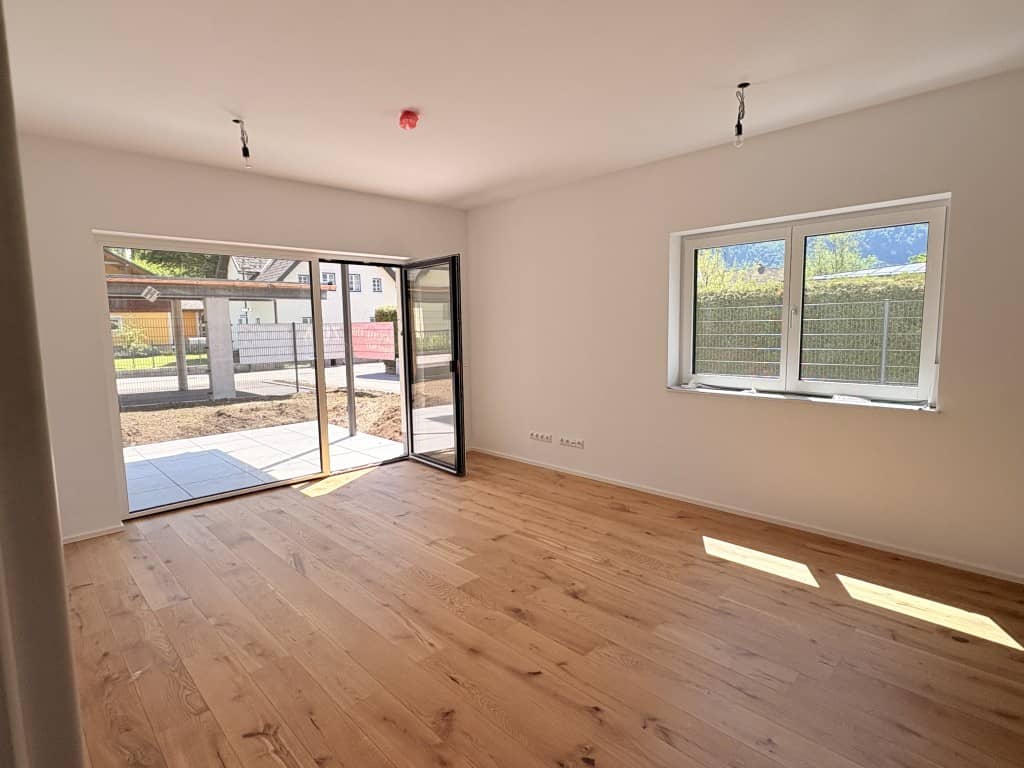 Apartment first occupancy in center with garden
