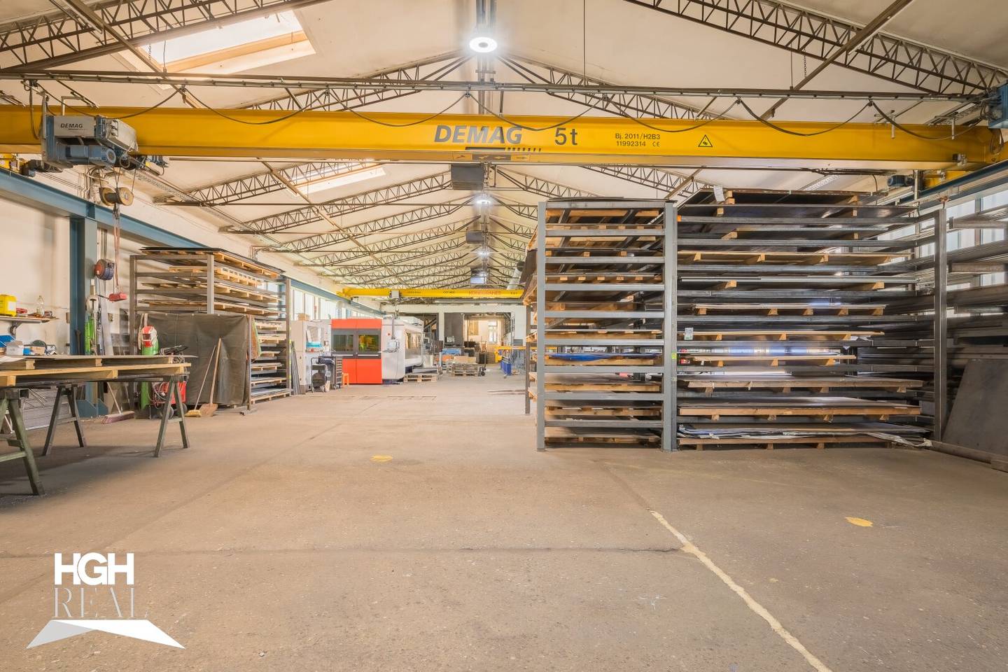 2213 Bockfließ 970 m² große Gewerbehalle Nähe Wien mit Photovoltaik-Anlage