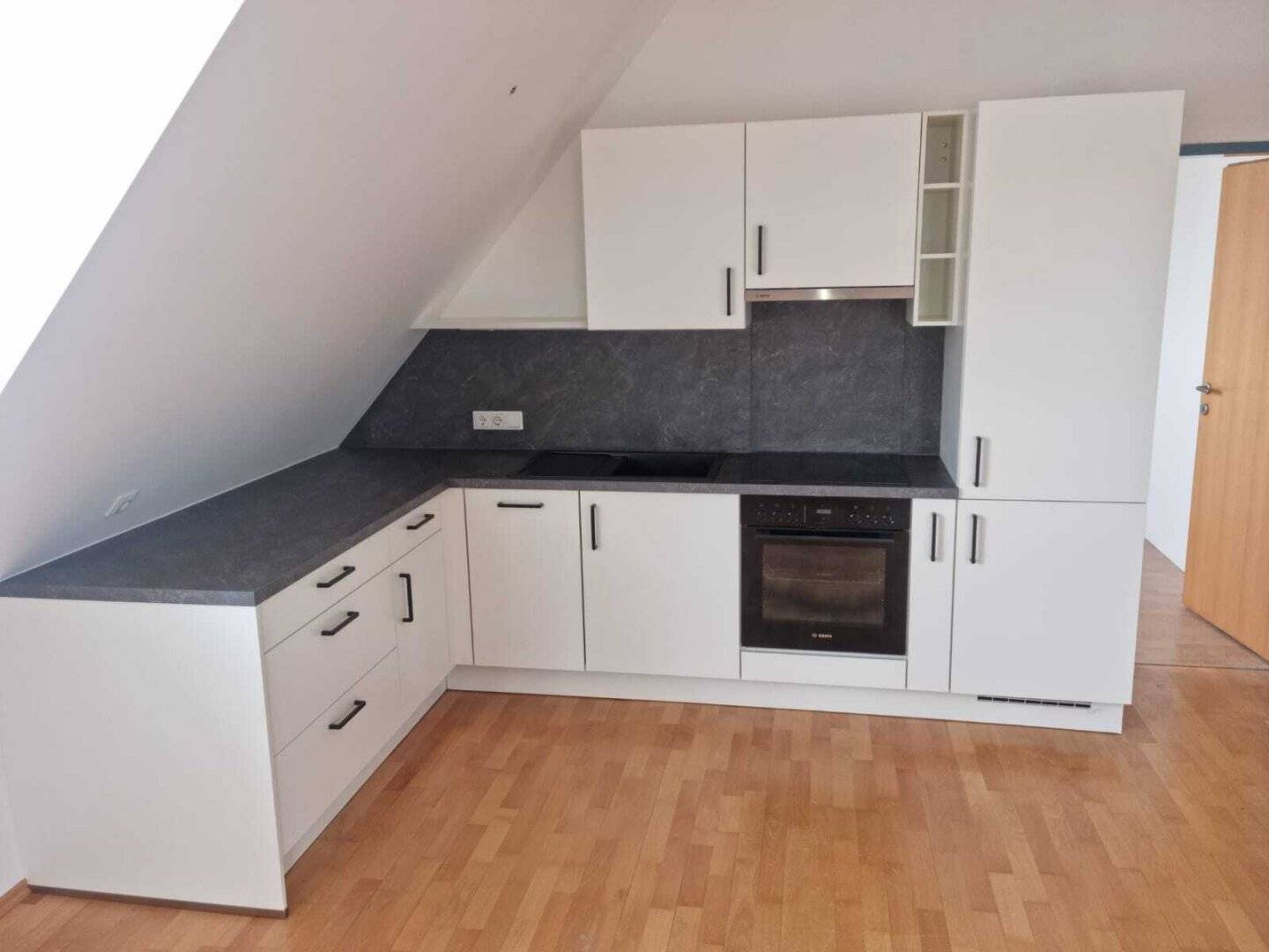 Dachgeschosswohnung klimatisiert mit neuer DanKüche Lift