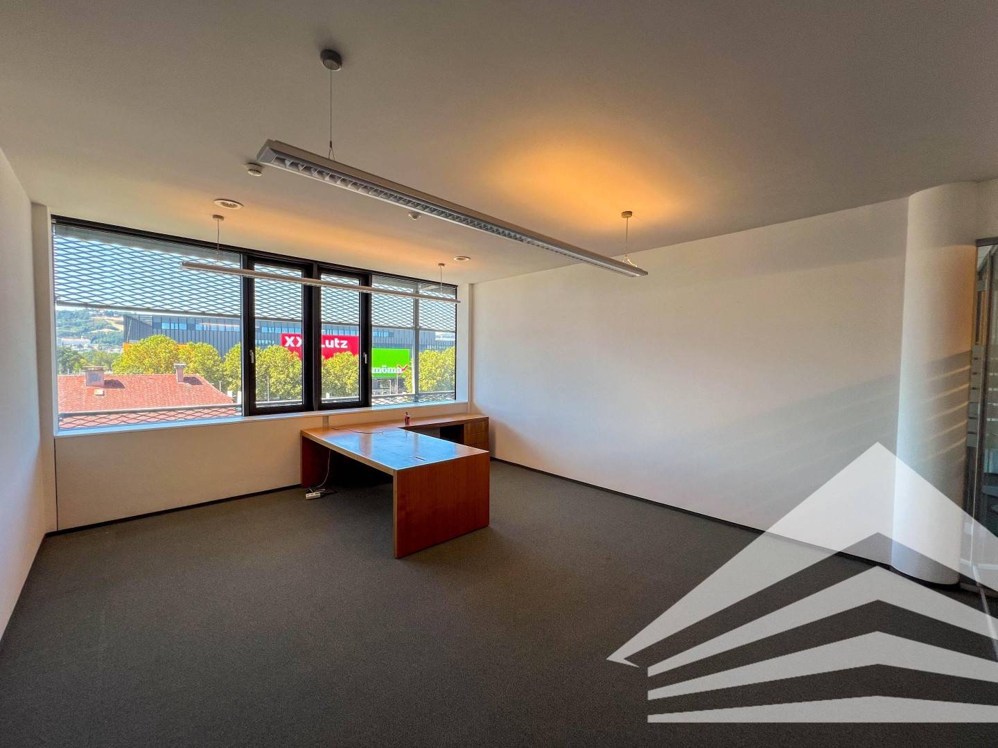 130 m² Büro mit Teeküche Nähe Eisenbahnbrücke!