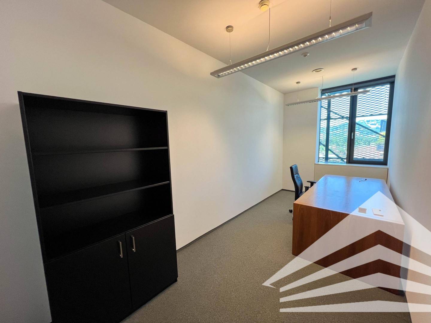 130 m² Büro mit Teeküche Nähe Eisenbahnbrücke!