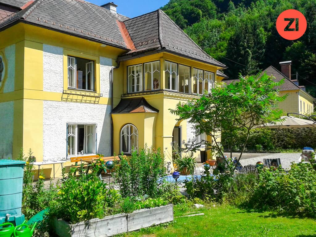 Historic Villa with Land in Micheldorf