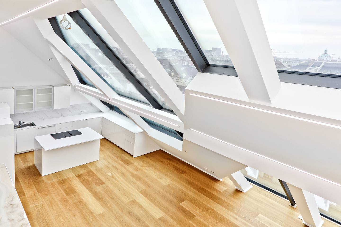 Dachgeschosswohnung im Herzen Wiens mit privatem Pool