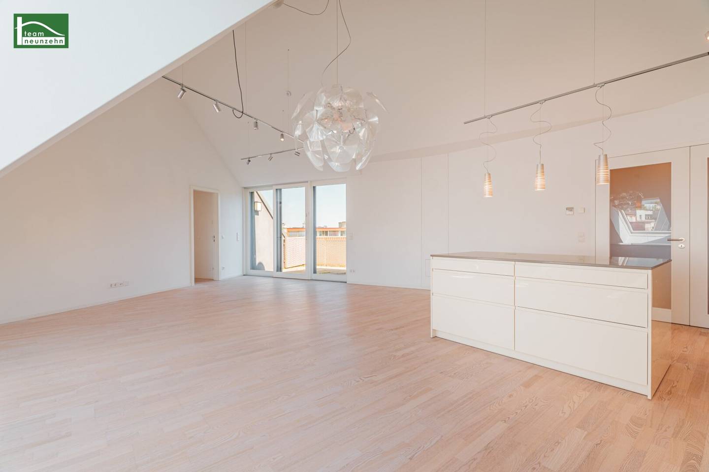 Arrive. Relax. Enjoy. Exclusive penthouse apartment with wellness comfort