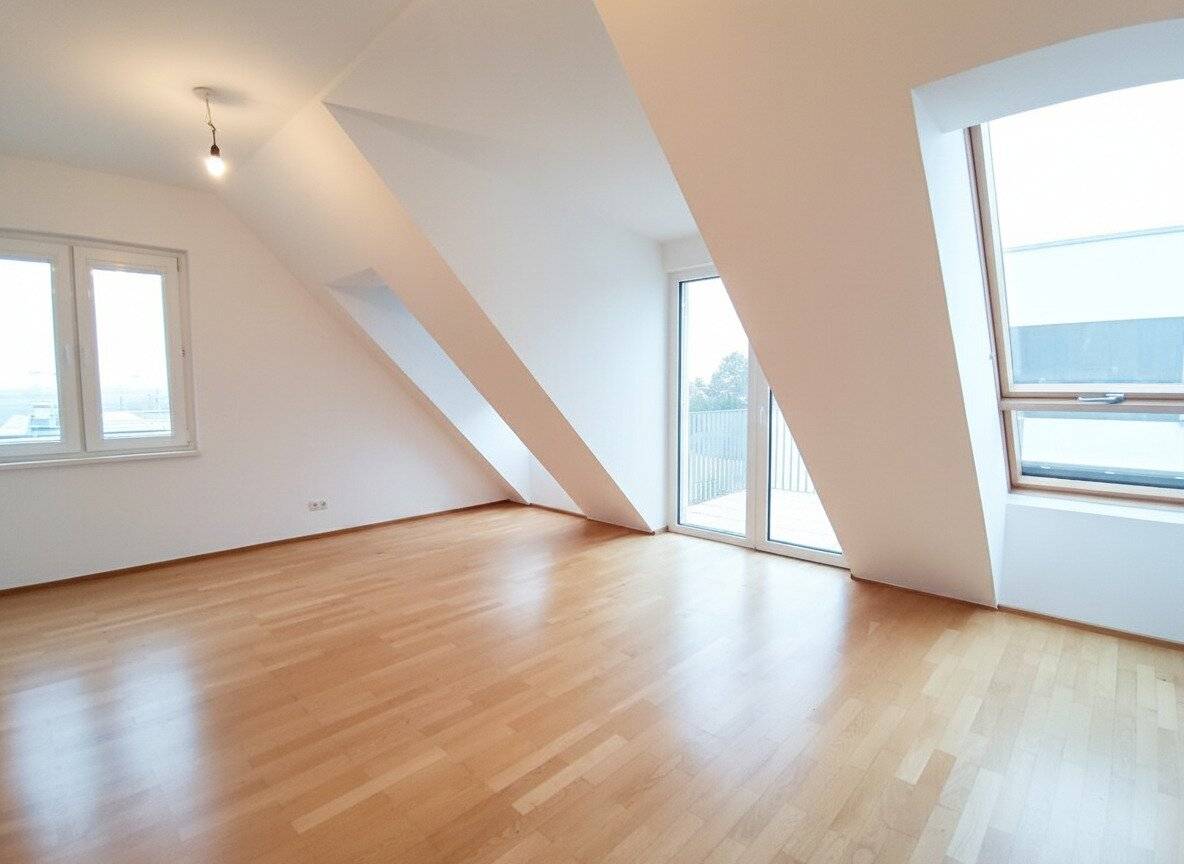Top floor apartment with balcony and underfloor heating
