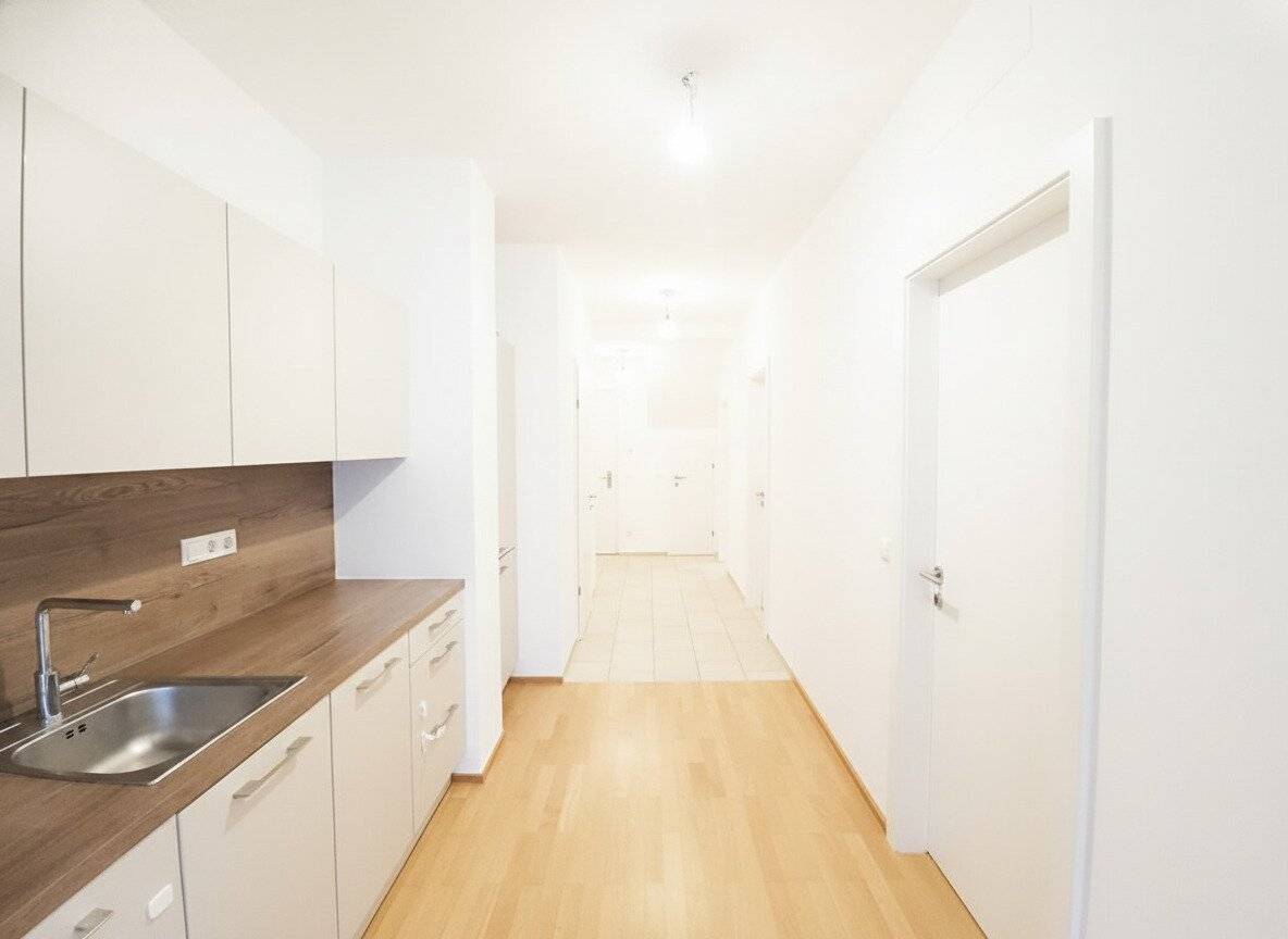 Top floor apartment with balcony and underfloor heating
