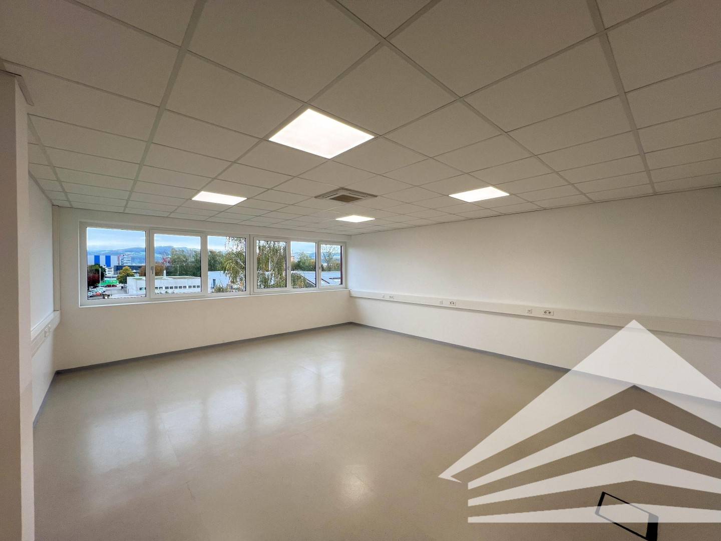 280 m² klimatisierte Bürofläche mit Parkplätzen Nähe Industriezeile!