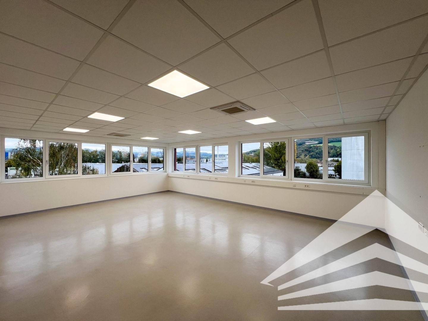 280 m² klimatisierte Bürofläche mit Parkplätzen Nähe Industriezeile!