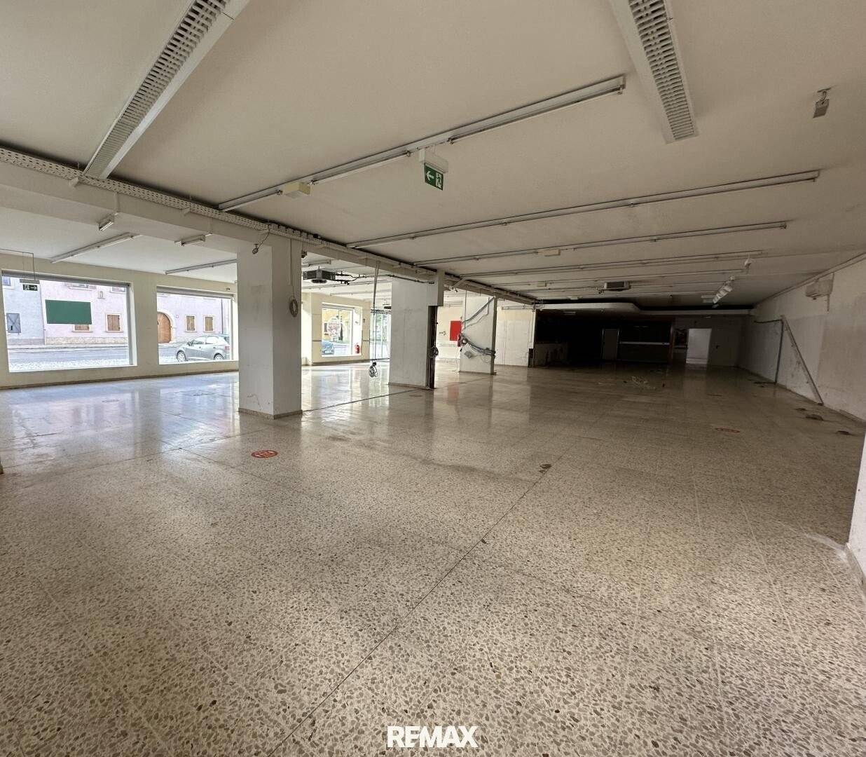 Ground-Level Retail Space in Breitenbrunn