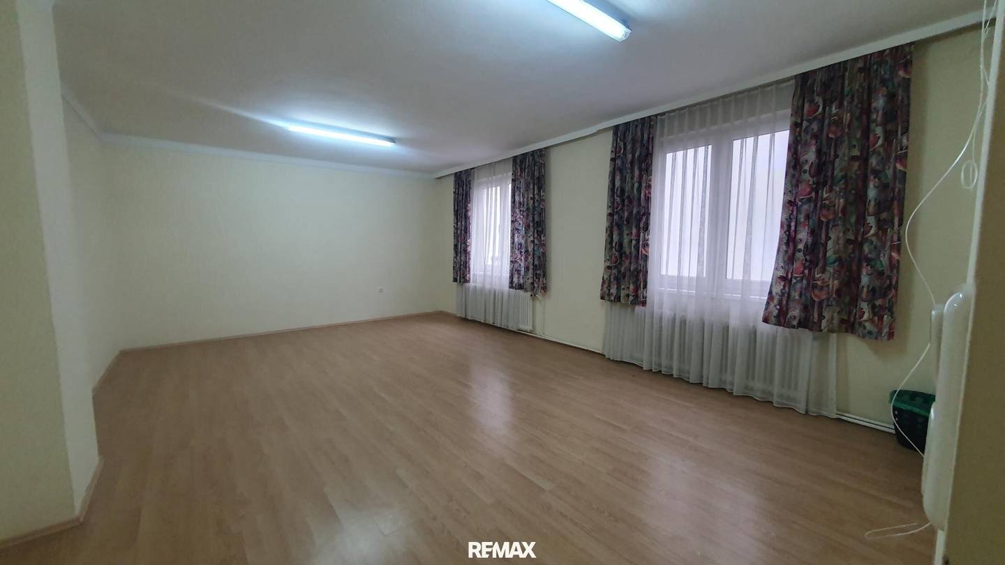 Office in central Neusiedl am See