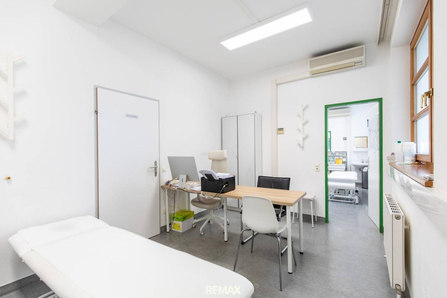 Attractive Practice and Office Space in the Center