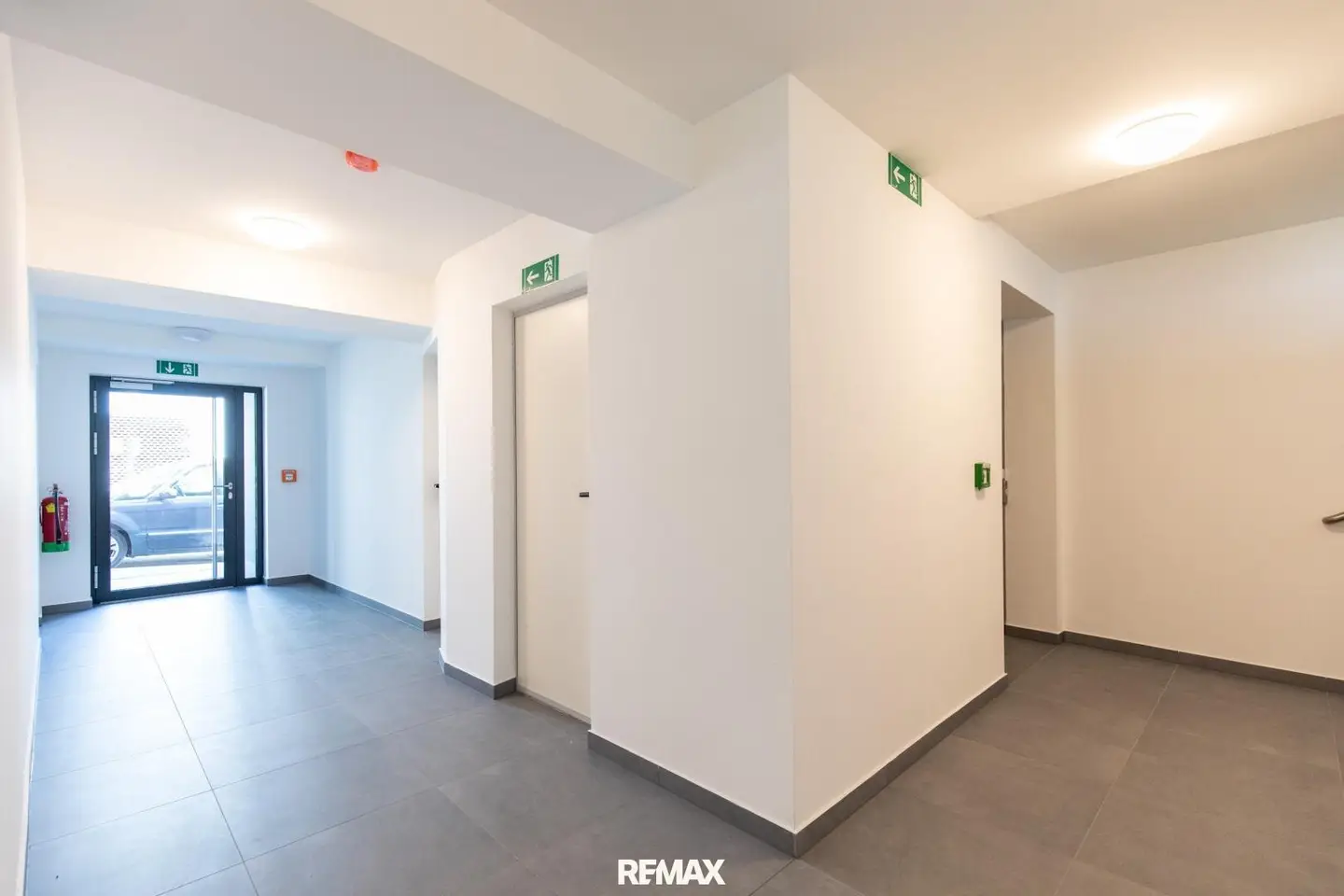 Erstbezug barrierefreie Wohnung mit Loggia