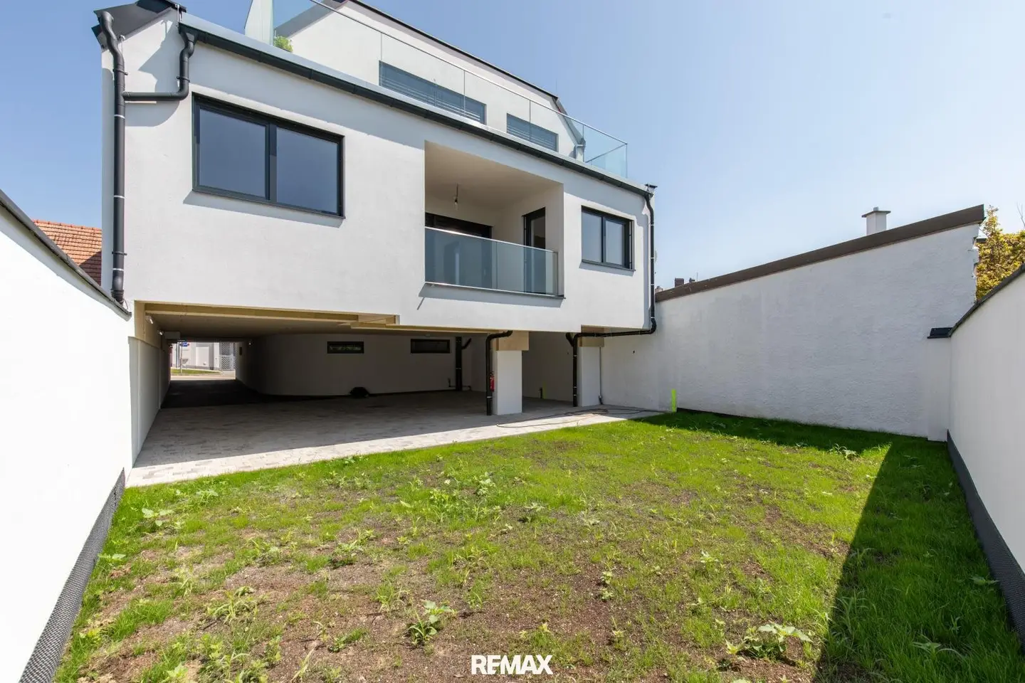 Erstbezug barrierefreie Wohnung mit Loggia