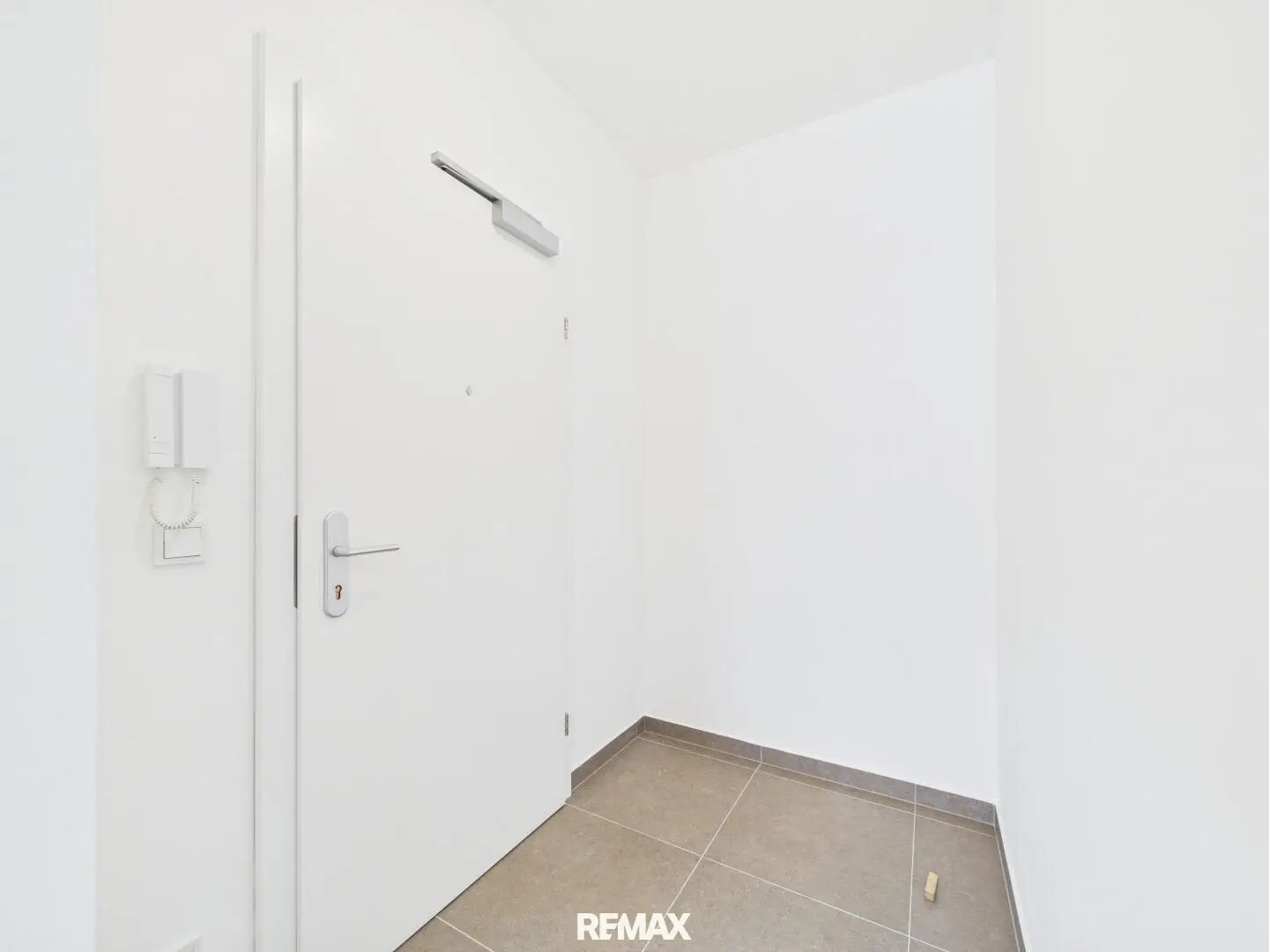 Apartment Brand new accessible lift central