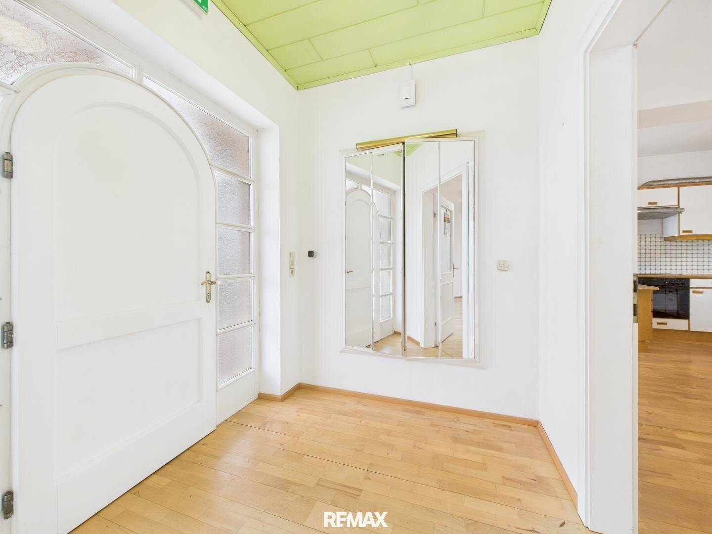 Großzügiges Wohnhaus mit Einliegerwohnung