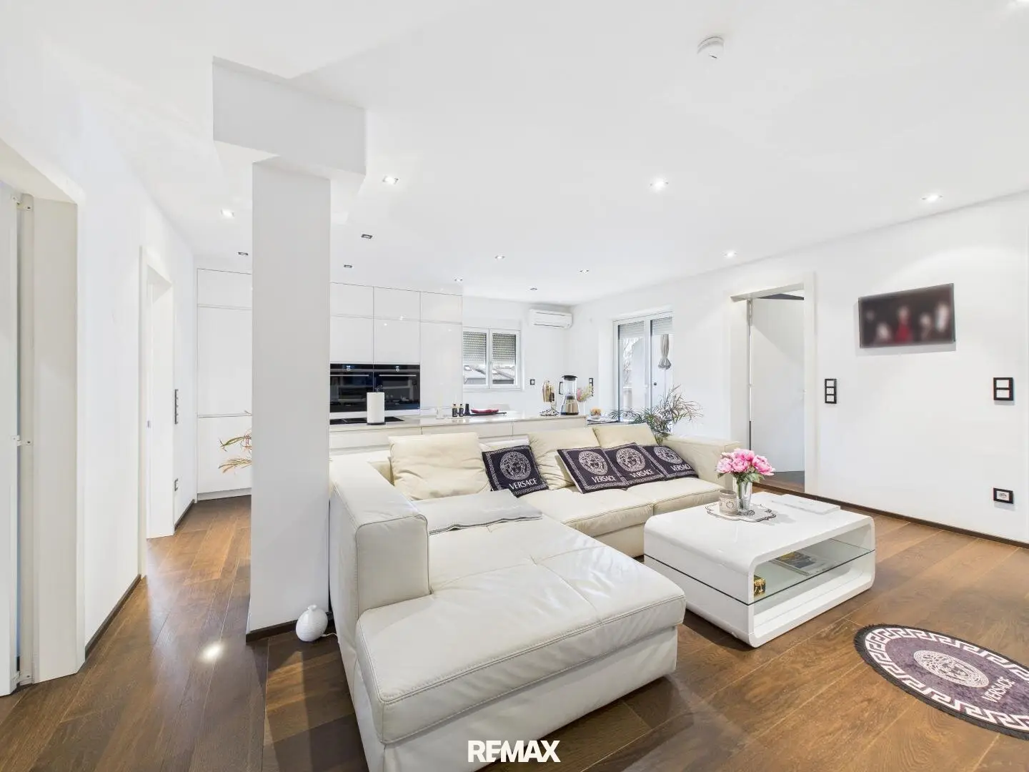 Wohnung near the lake with air conditioning and two underground parking spaces