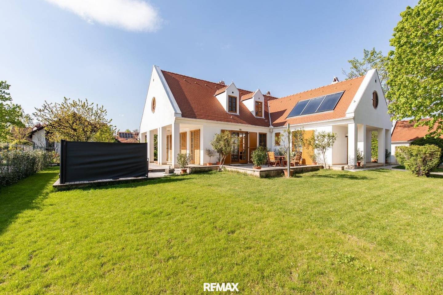 Country House with Pool and Sauna in Neusiedl