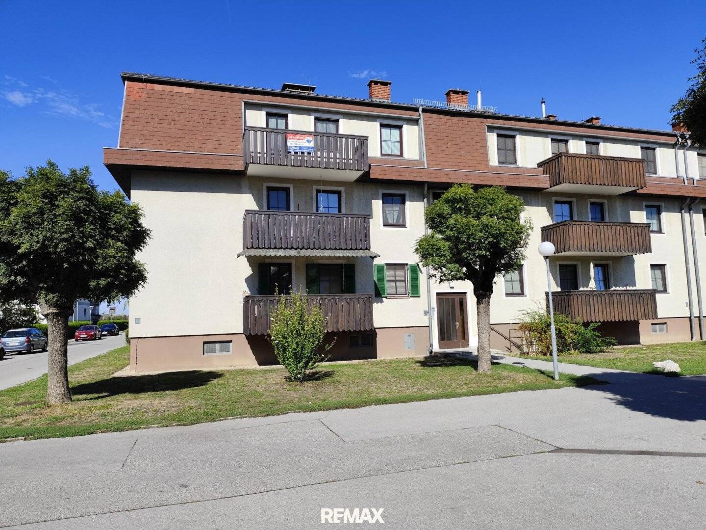 Wohnung mit Balkon helle Räume ruhige Lage